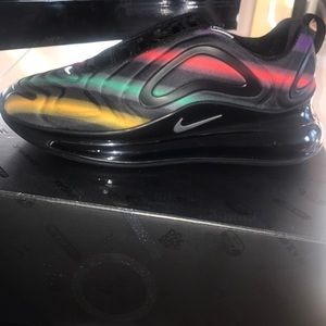 Nike AIR MAX 720